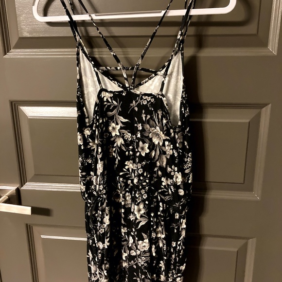 American Eagle Soft and Sexy Black Floral Romper - Picture 4 of 4